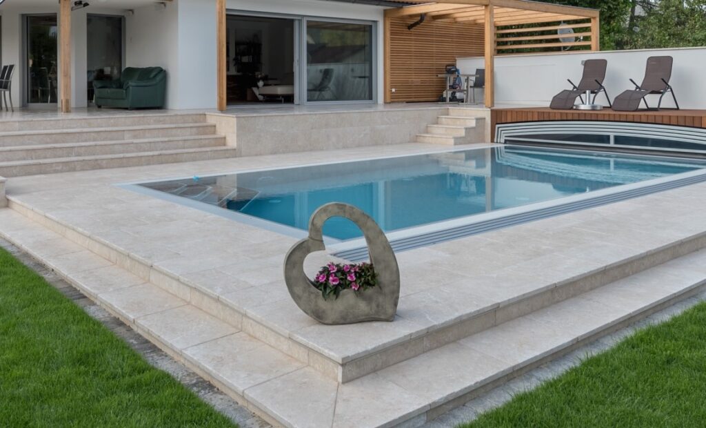 Hard limestone Levante Crema antique tumbled