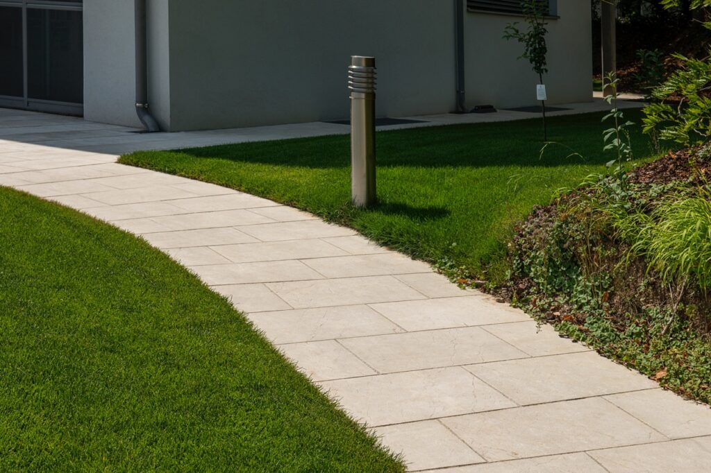 Levante Crema sandblasted