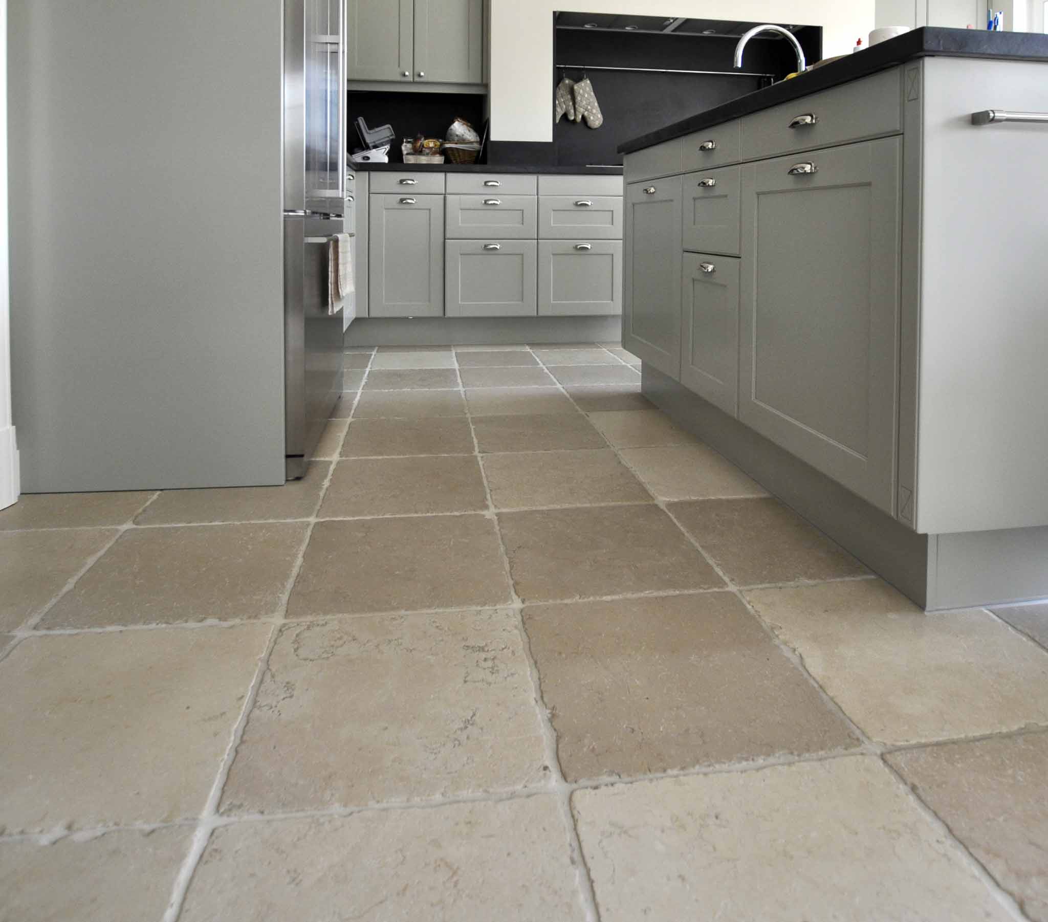 Kalkstein Castello Beige Antik-01 Kalkstein Castello Beige Antik-01