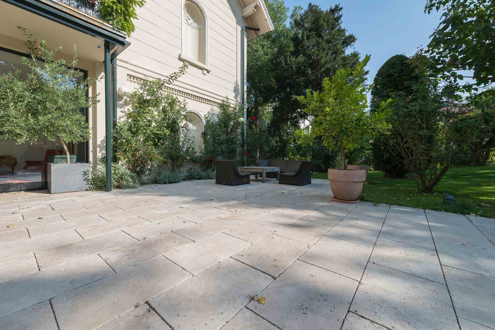 Noble travertine Nocciole natural stone terrace slabs-5
