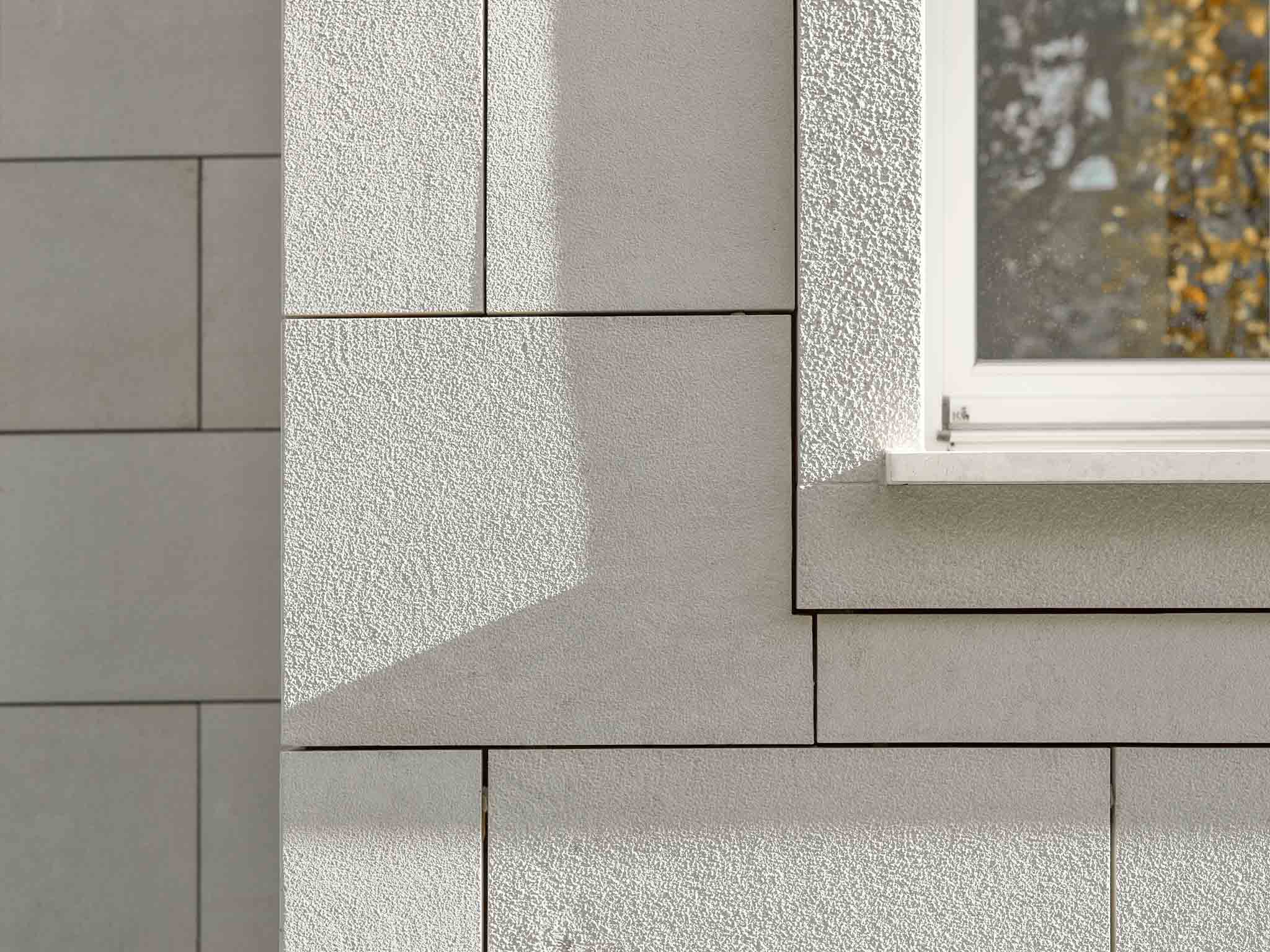 Kalkstein Fassade K 351 BE feingestockt-2 Kalkstein Fassade K 351 BE feingestockt