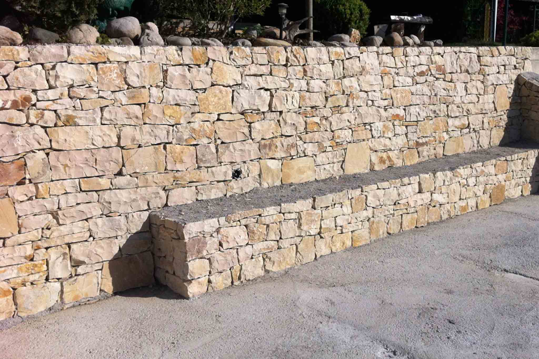 Kalkstein JM Bruchsteinmauer ocker-1 Kalkstein JM Bruchsteinmauer ocker-1