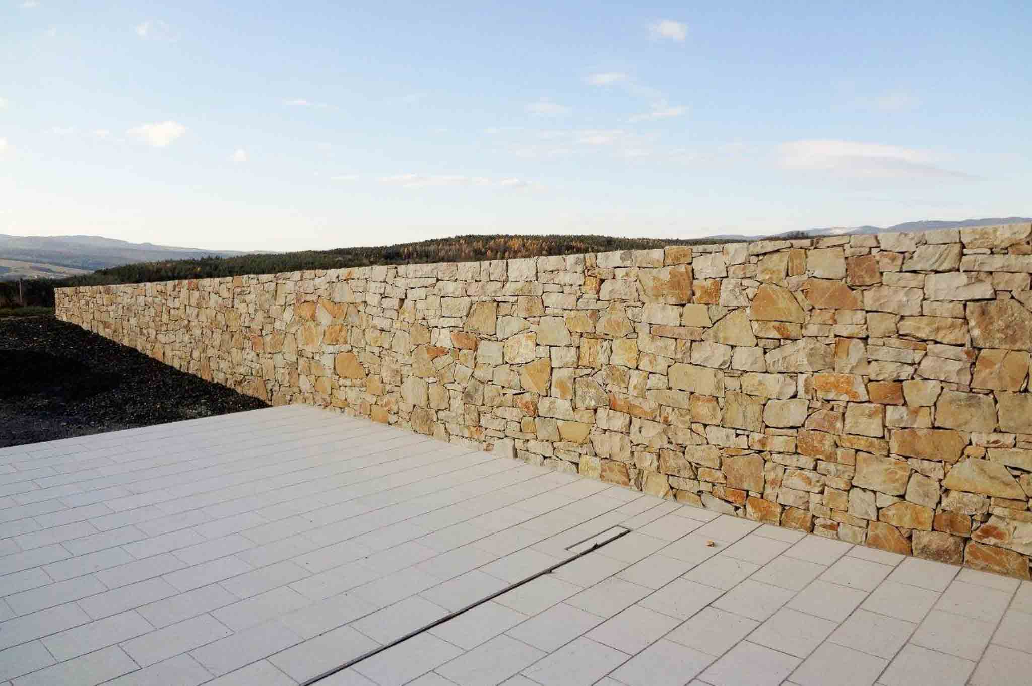 Kalkstein JM Bruchsteinmauer ocker-5