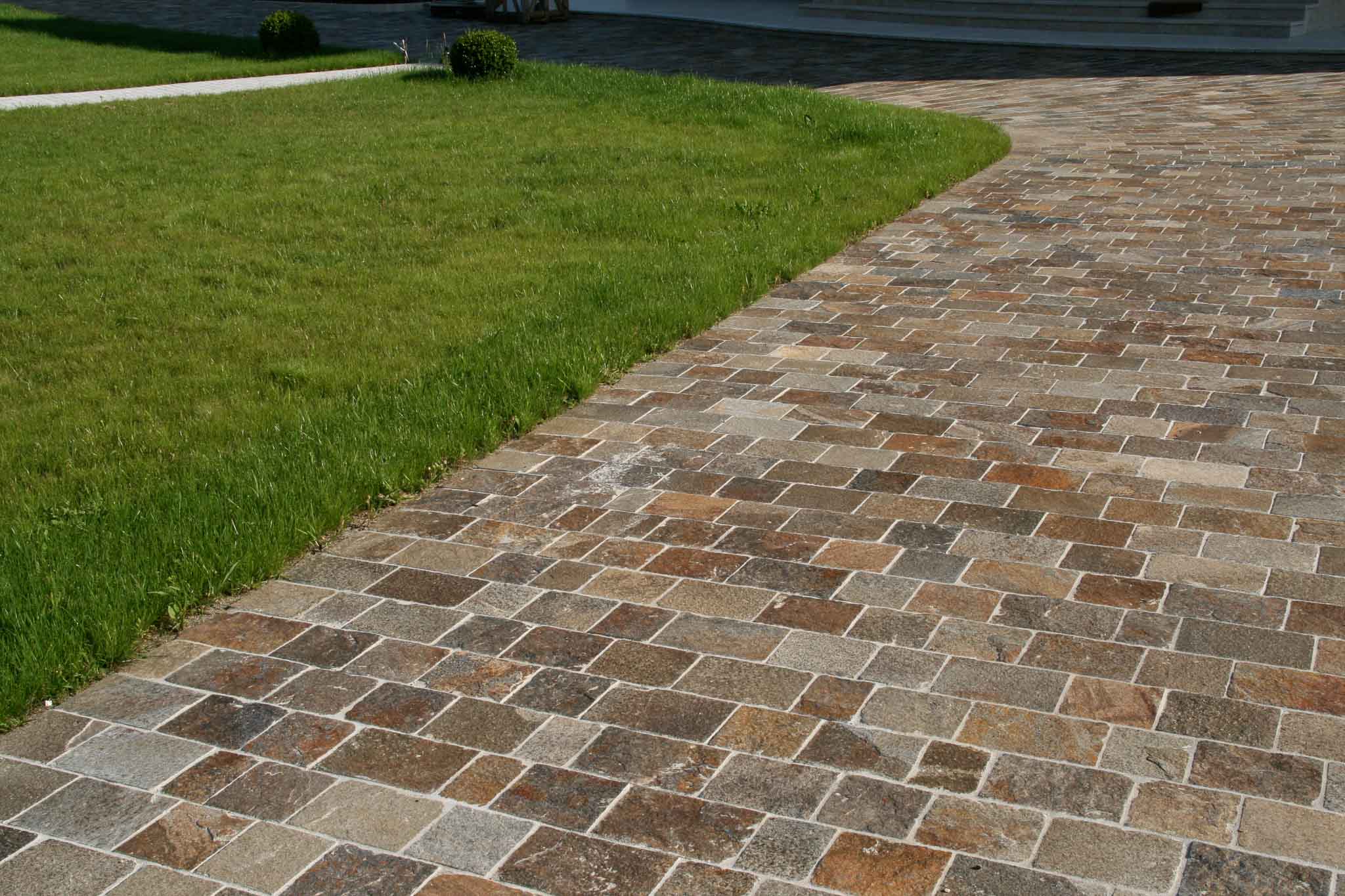 Gneis GN 114 NI Naturstein Terrassenplatten-2 Gneis GN 114 NI Naturstein Terrassenplatten-2