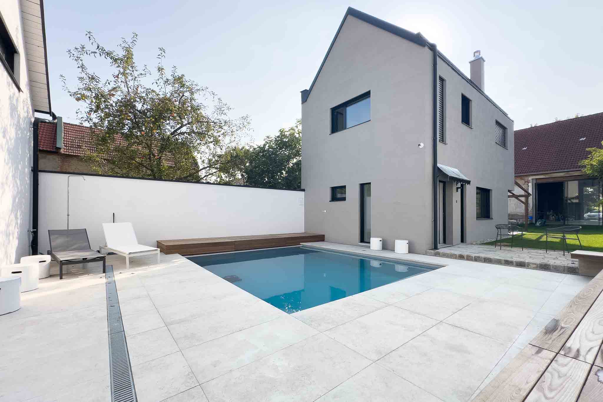 Feinsteinzeug Poolterrasse