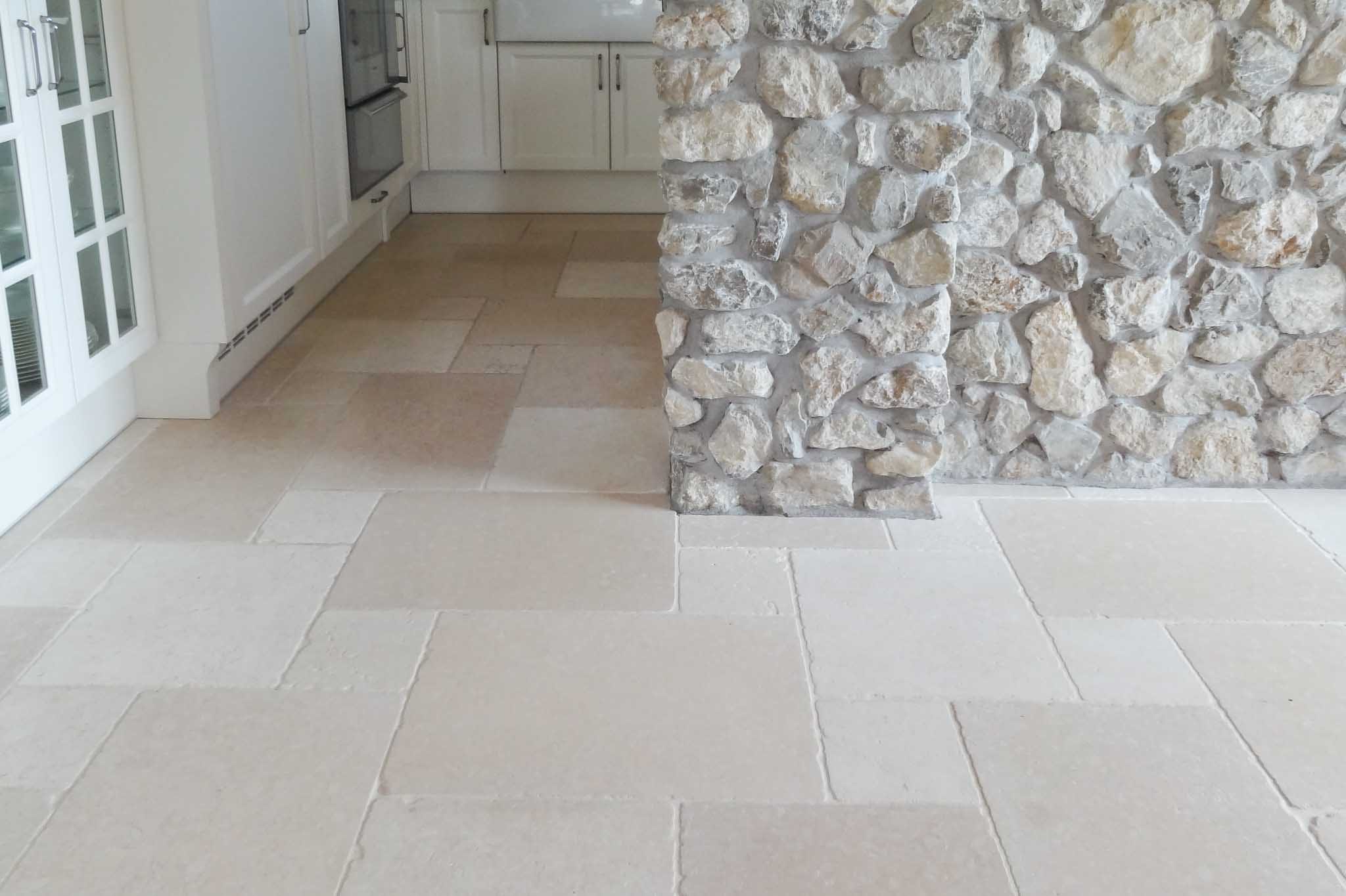 Limestone K 642 HL antique-2 Limestone K 642 HL antique-2